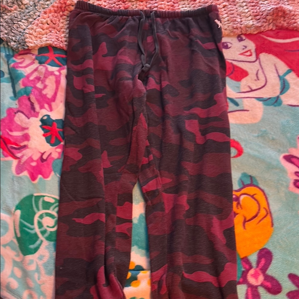 PINK red camo sweatpants